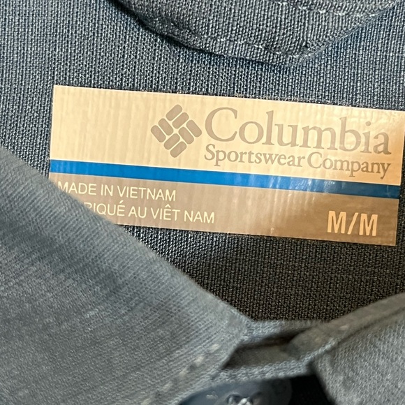 NWOT COLUMBIA BUTTON UP CASUAL SHIRT. SIZE MEDIUM - Picture 8 of 9